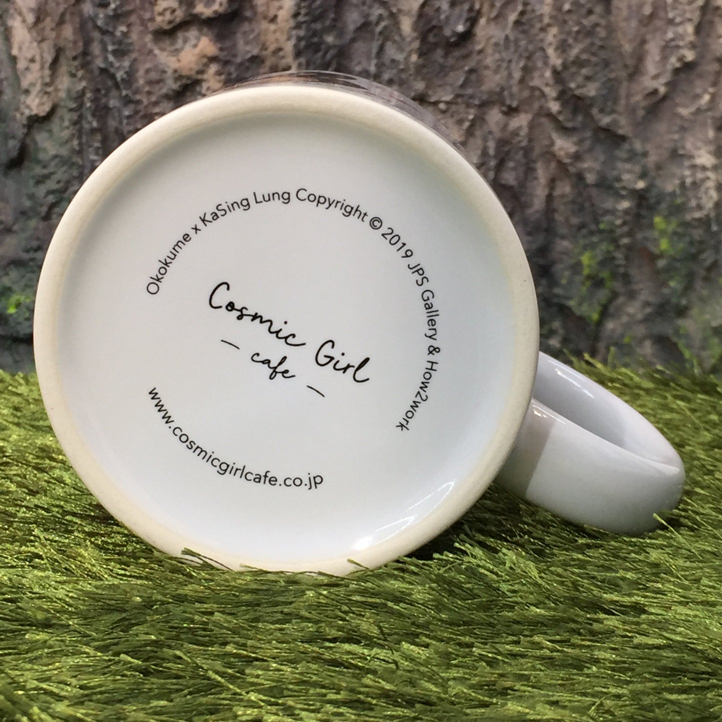 OKOKUME COSMIC GIRL & Kasing Lung Labubu Cafe マグカップ