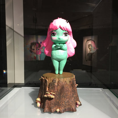【お問い合わせ作品】OKOKUME／Bringing Hope Cosmic Girl Sculpture 30cm